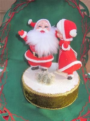 Vintage Santa & Mrs. Claus Spinning Dancing Music Box Pipe Cleaner