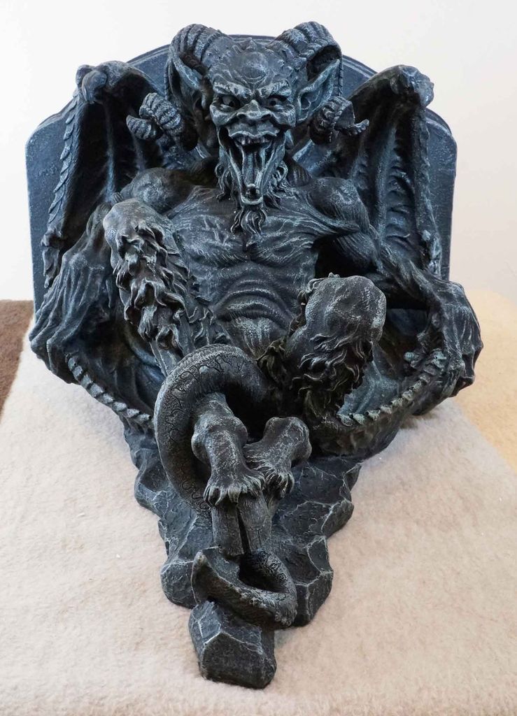 DRACULAR STONE CONSOLE GARGOYLE STONE LIKE FIGURINE STATUE HANDPAINTED