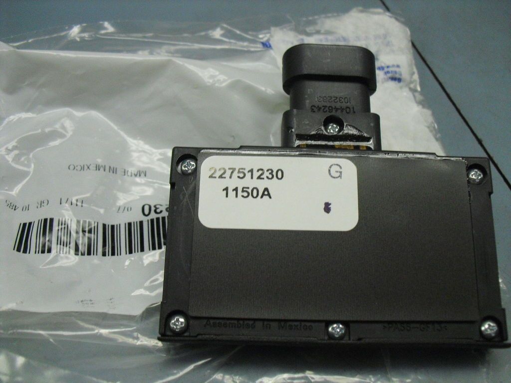 05 13 C6 Corvette 04 09 XLR New GM Updated Door Latch Release switch