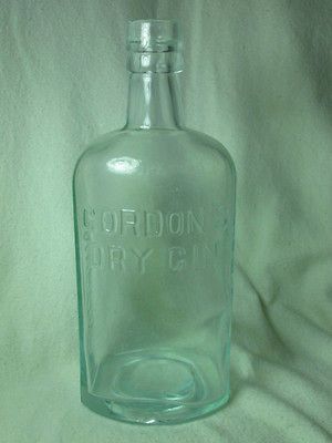 OLD GORDONS DRY GIN LIQUOR BOTTLE LONDON ENGLAND REGISTERED 610617 w