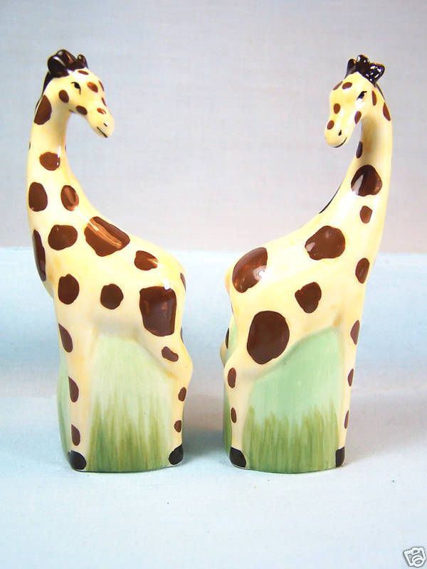 giraffe salt and pepper shakers