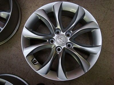 2012 HYUNDAI GENESIS 17 inch OEM FACTORY WHEEL RIM LIKE NEW