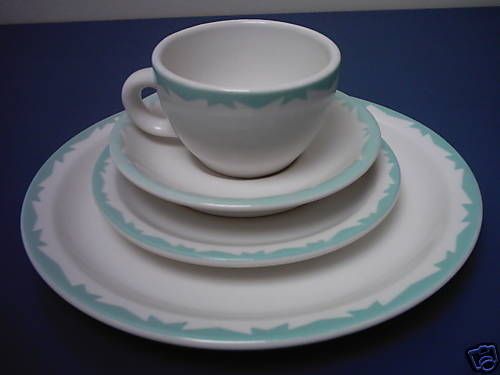 VINTAGE McNicol China LIGHT GREEN CREST PATTERN   4 Settings (16