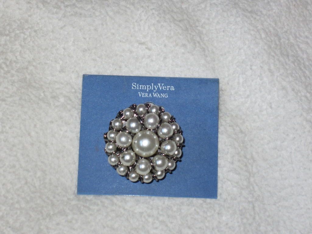 SIMPLY VERA WANG Cluster Pearl Metal Stretch Fashion Ring NEW