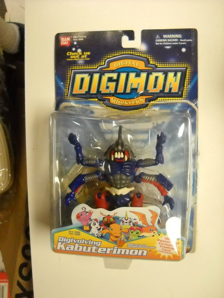 Digimon Digivolving KABUTERIMON figure mint on card Bandai US