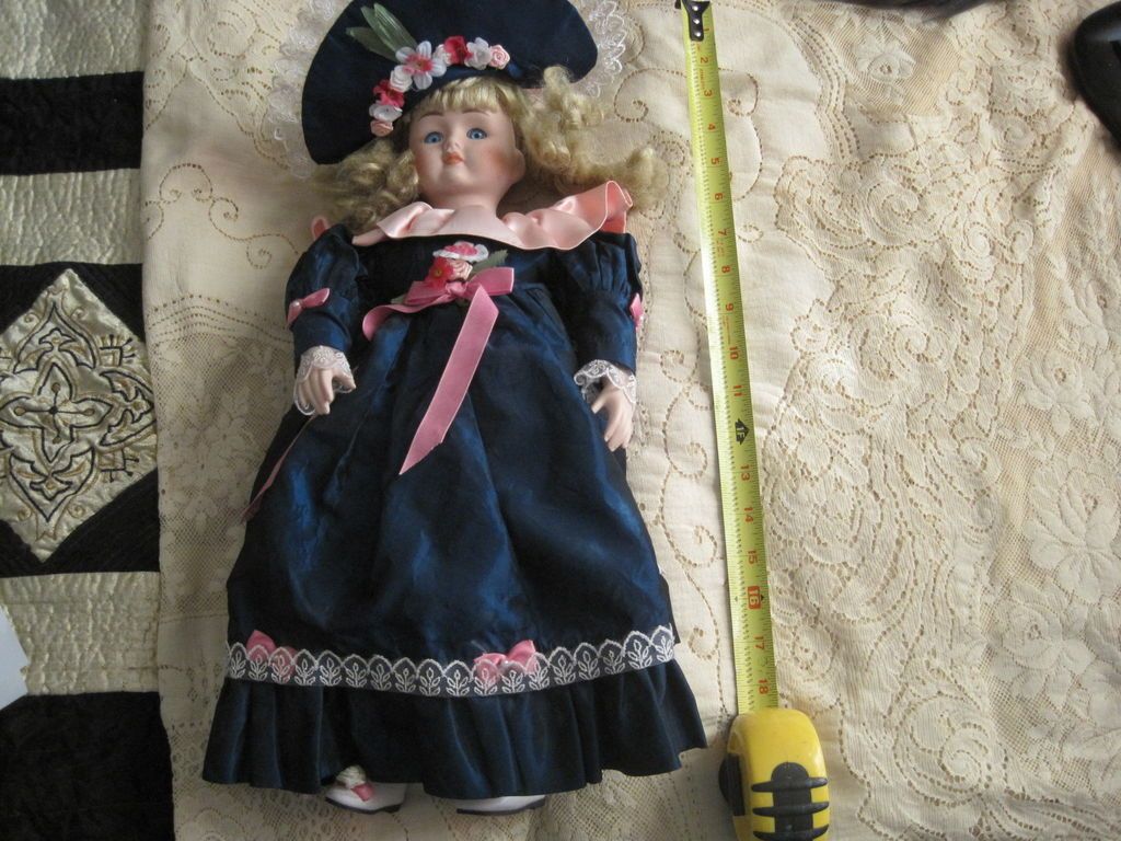 19 ASHLEA ORIGINALS MUSIC DOLL BLUE EYED BETTE BALL GOEBEL LIMITED