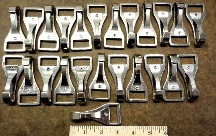 24 New Metal SNAP HOOKS horse dog harness towing snaps 3 NEW Heavy