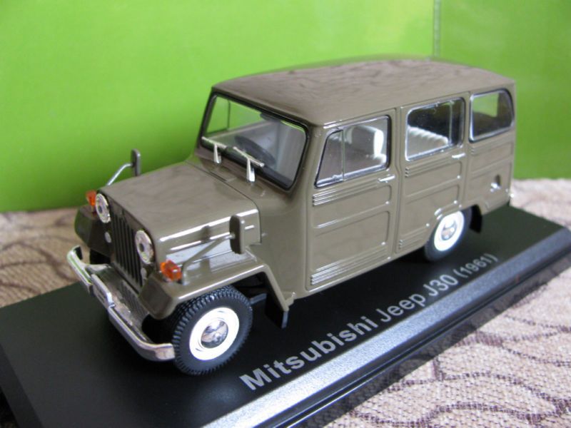 43 Norev Mitsubishi Jeep J30 (1961) diecast