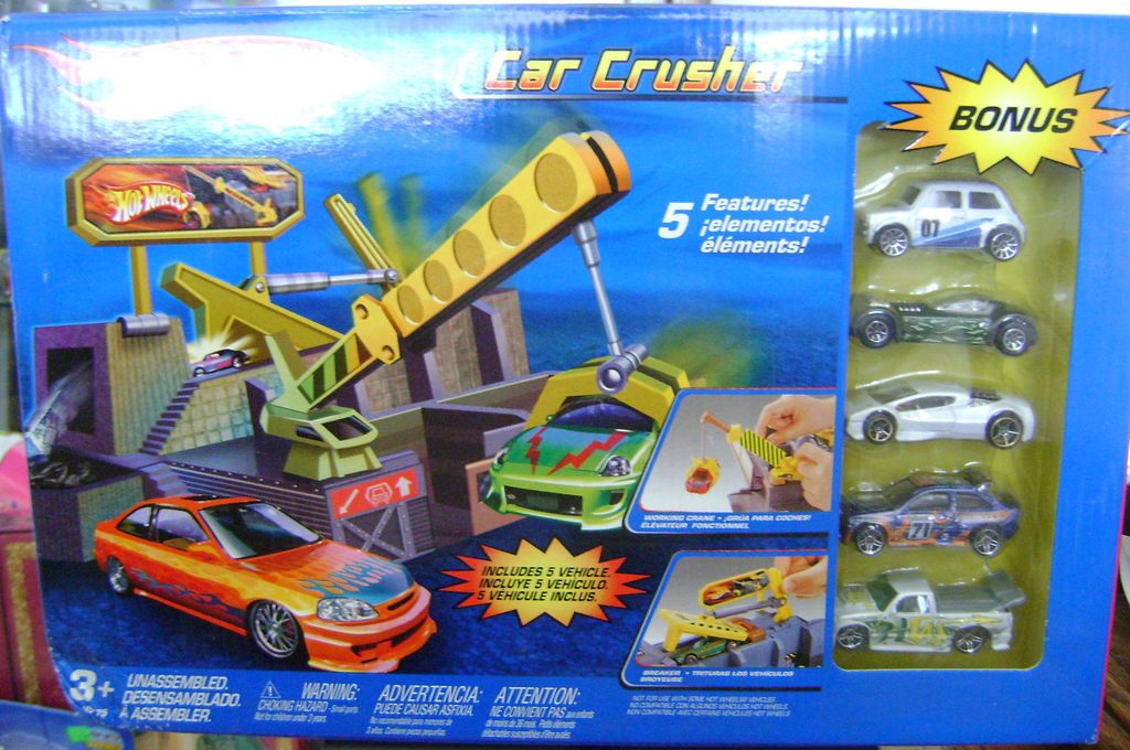 HOT WHEELS CAR CRUSHER PLAYSET WITH 5 BONUS CARS *NEW*