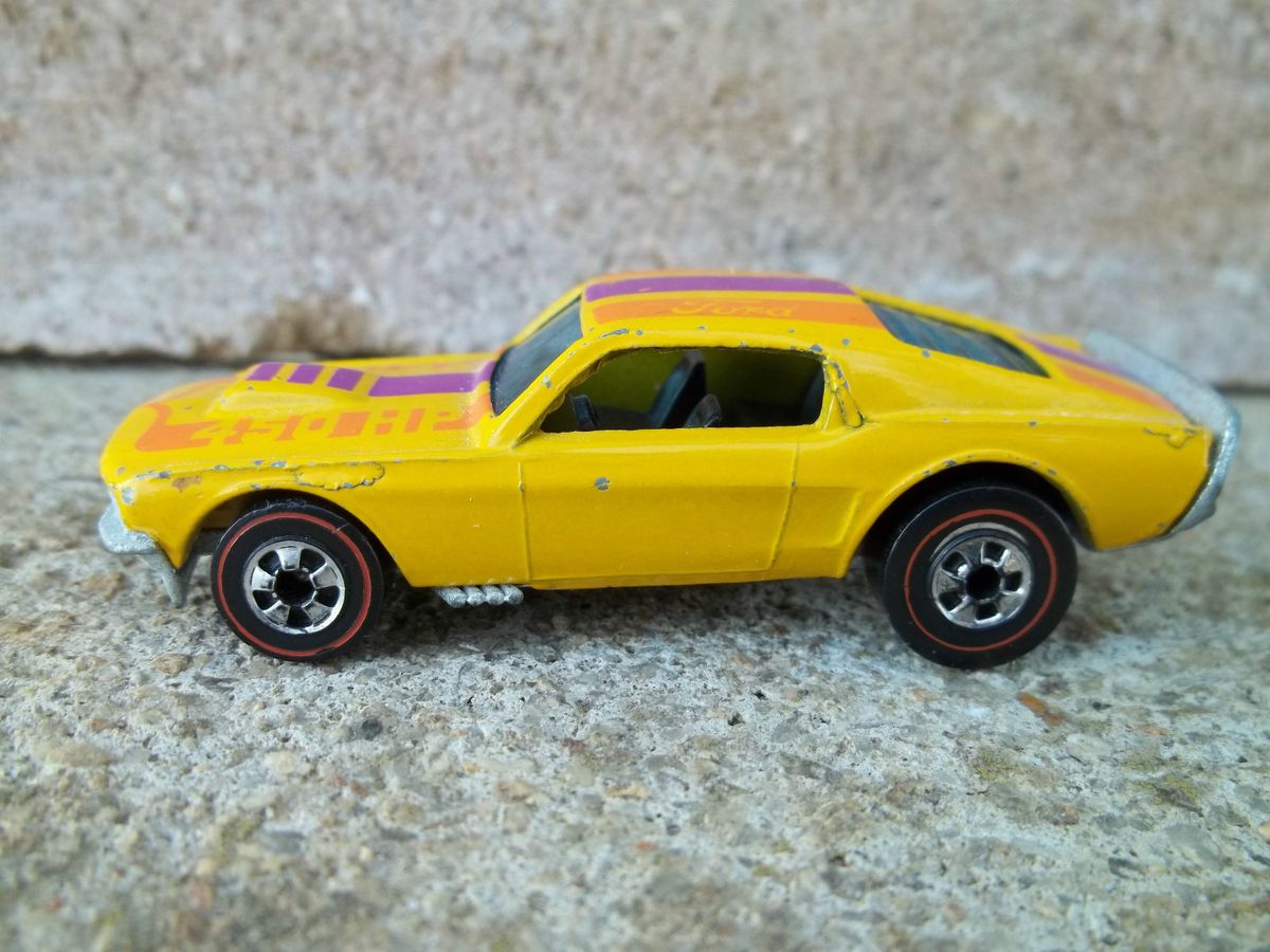 Hot Wheels Redline Mustang Stocker 1974 Flying Colors