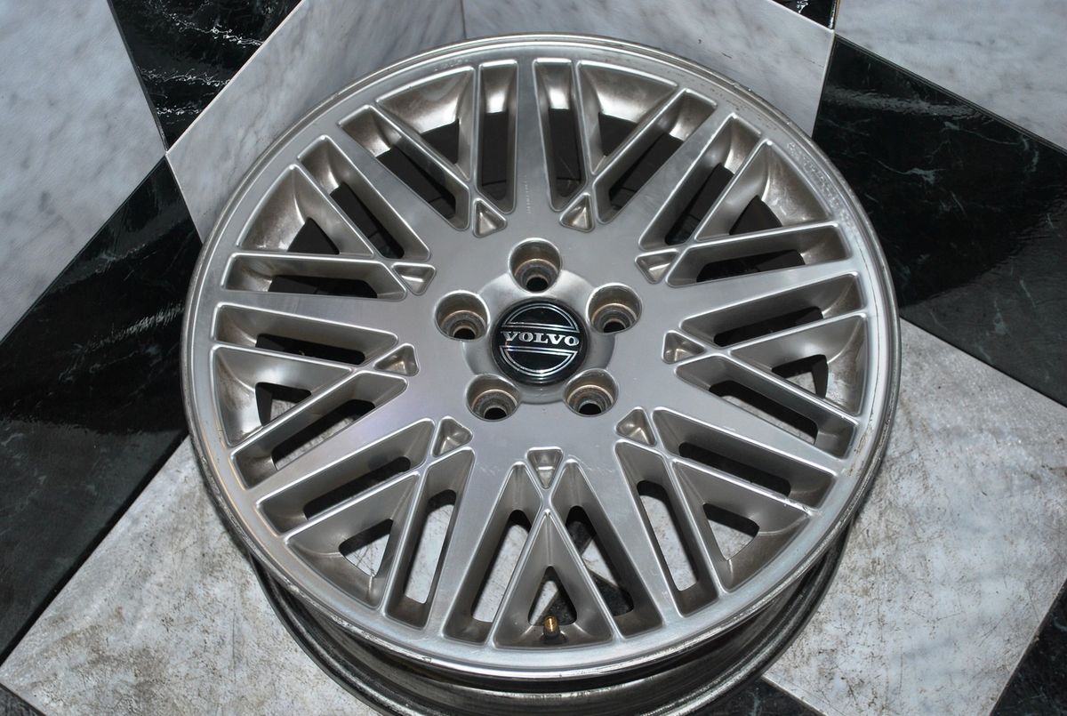 Volvo 80 Series 17 Factory Wheel Arrakis 99 03