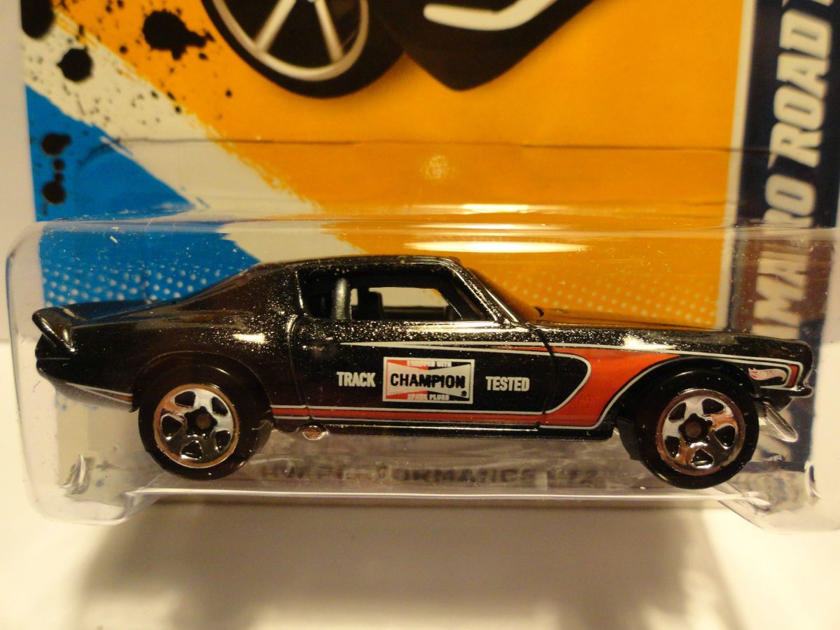 Hot Wheels 2012 144 Black 70 Camaro Road Race HW Performance J Case