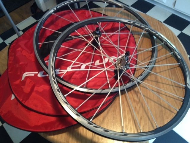 2011 Fulcrum Racing 1 Wheels Campy Campagnolo Hub