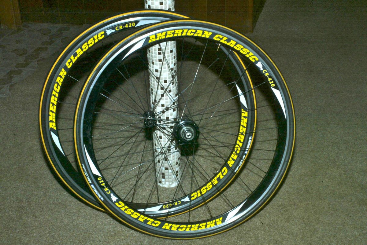 Classic CR 420 Road Wheelset Wheels + Michelin Krylion Carbon Tires